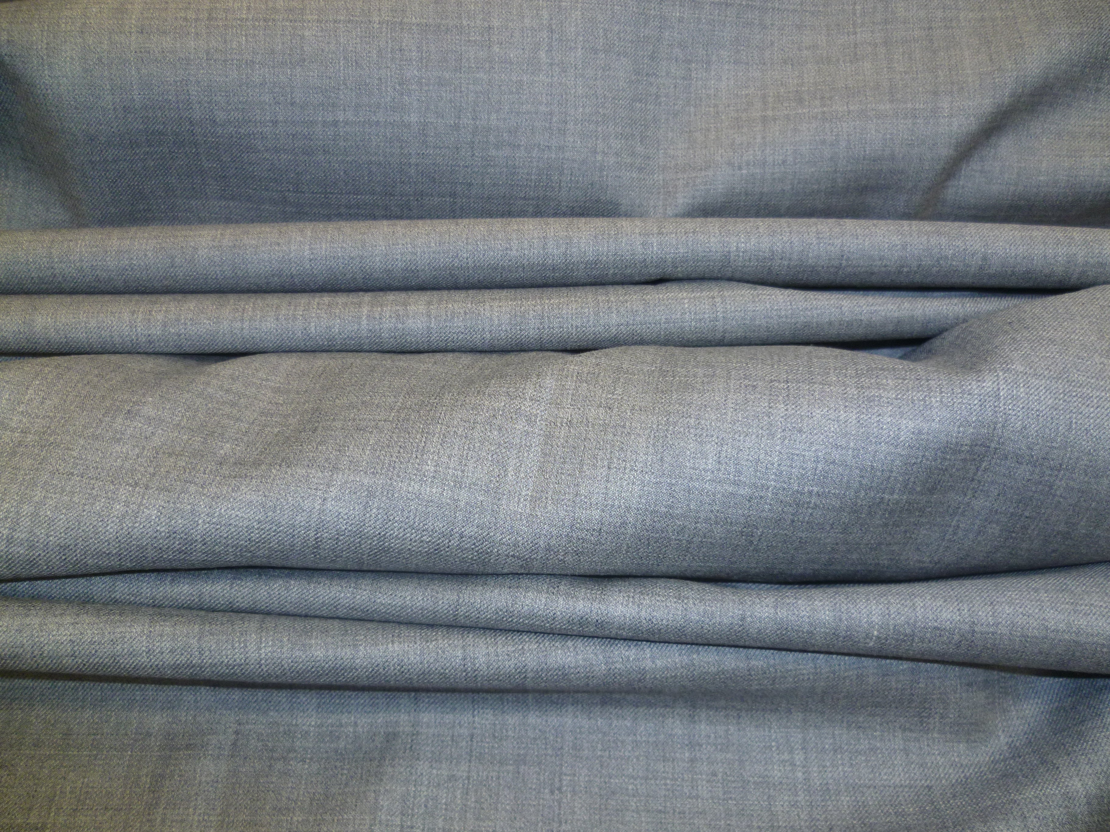 Mid Grey Plain Worsted Wool Suiting