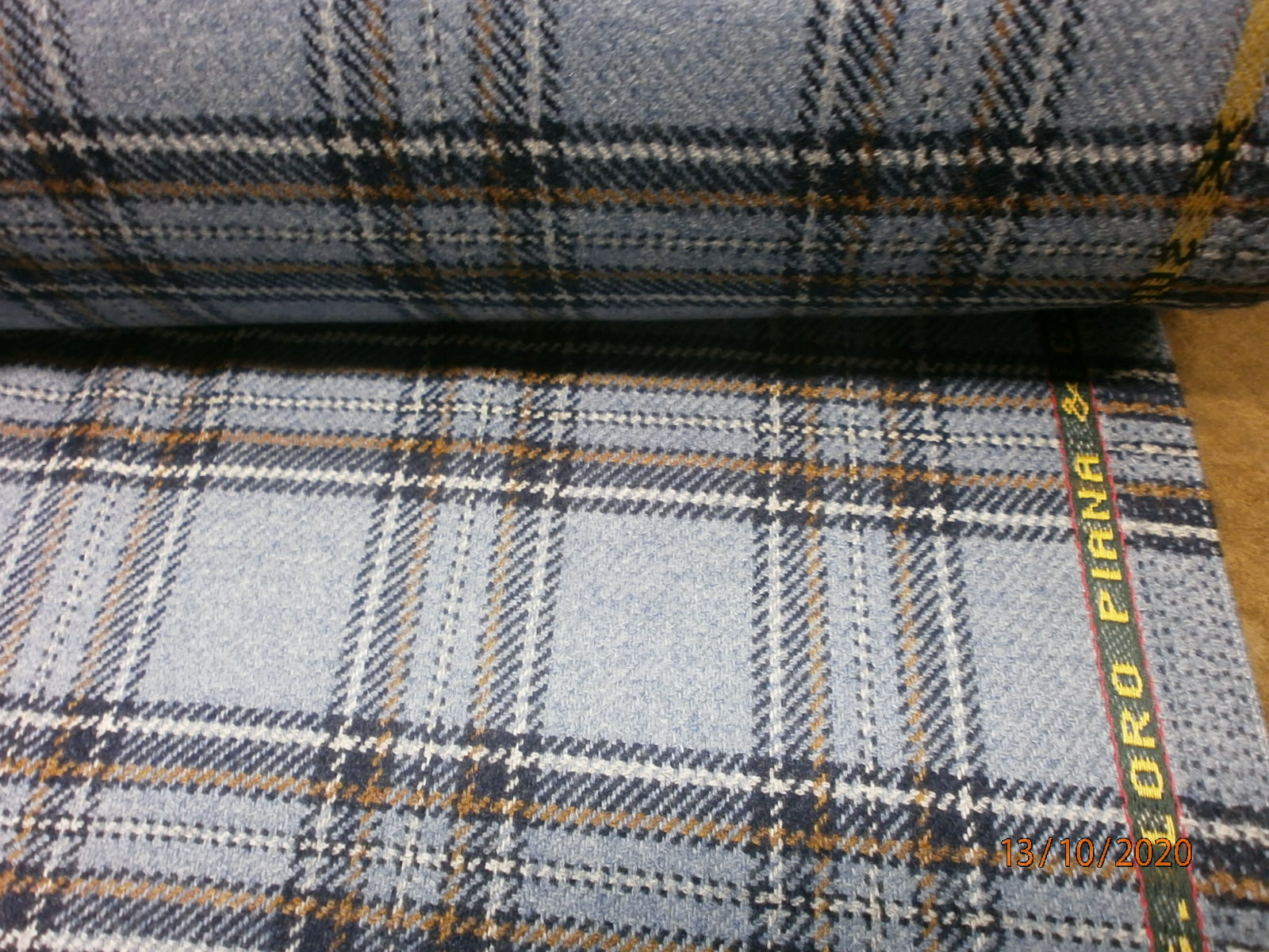 100% Pure Cashmere, ( NEW )